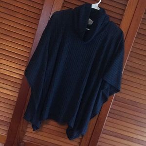 Caped sleeve navy blouse